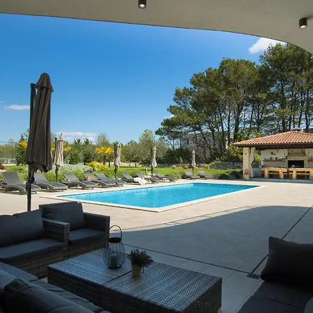 Villa Ladominika Juršići