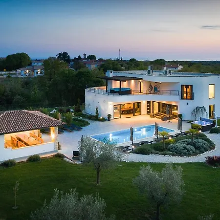 Ladominika Villa *