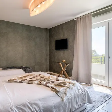 Ladominika Villa Jursici