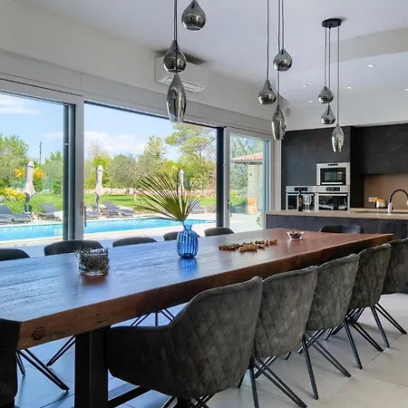 Ladominika Villa Jursici